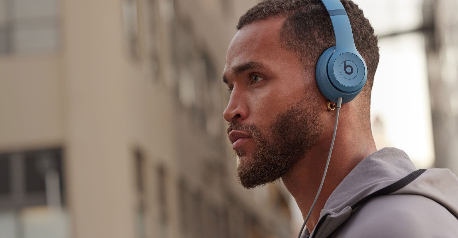 Beats Solo 4 Wireless Headphones - Image 6